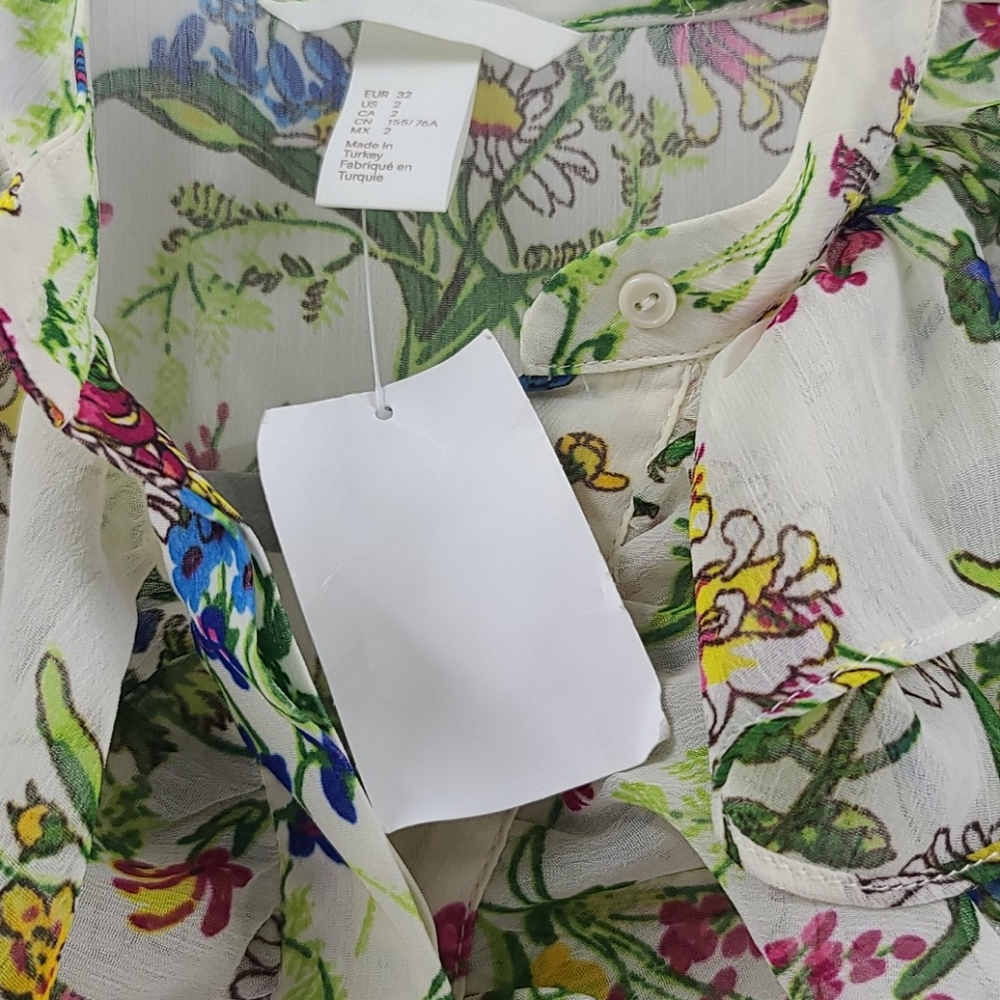 H&M floral ruffle blouse. Womens size 2 - Picture 4 of 5